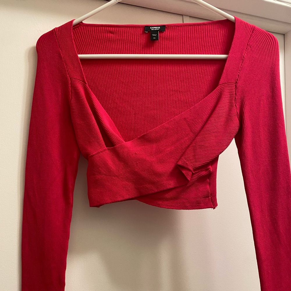 XS Express Body Contour cross cropped top